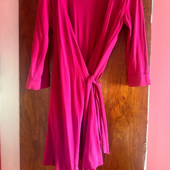 DIANE VON FURSTENBERG DVF PRINT WRAP DRESS Size 4 - Picture 7 of 7